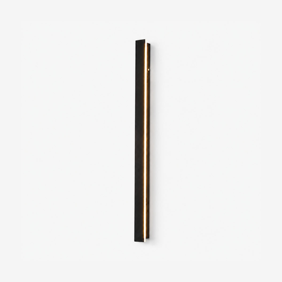 Avrn Aetheria 39.4 inch slim exterior wall light
