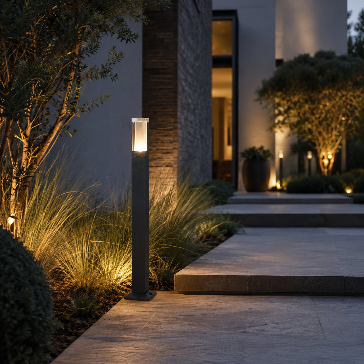 Avrn Aurex black and white garden bollard light