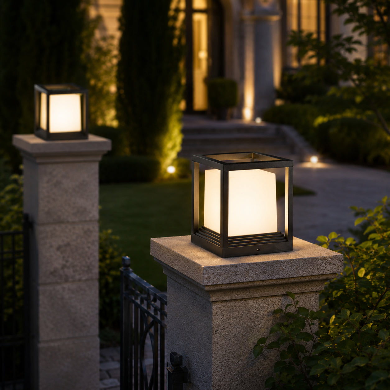 Avrn Lcavro IP65 cube landscape light
